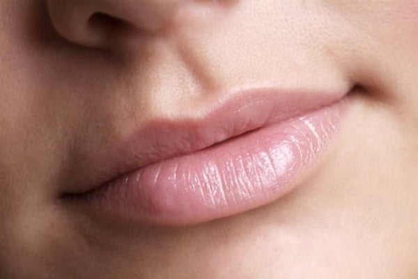¿Por qué es importante proteger tus labios del frío con bálsamos labiales naturales?