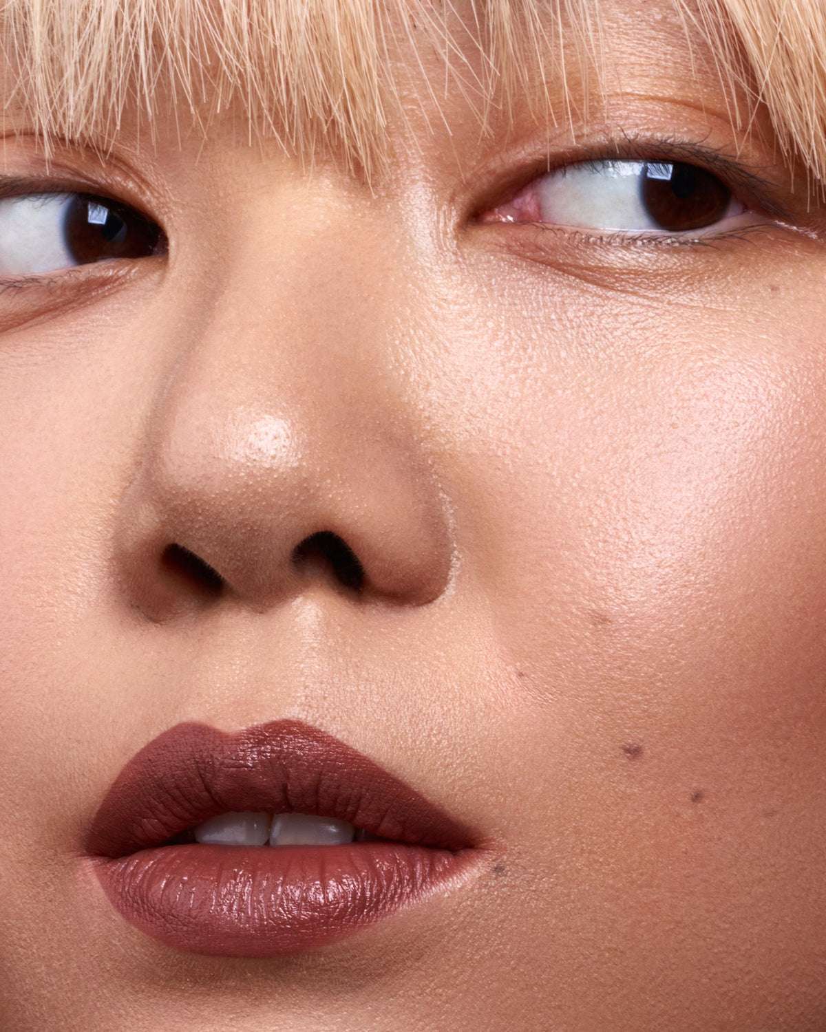 Mádara Velvet Wear Barra de Labios Mate Dark Nude 3,8g - MÁDARA - cosmética natural