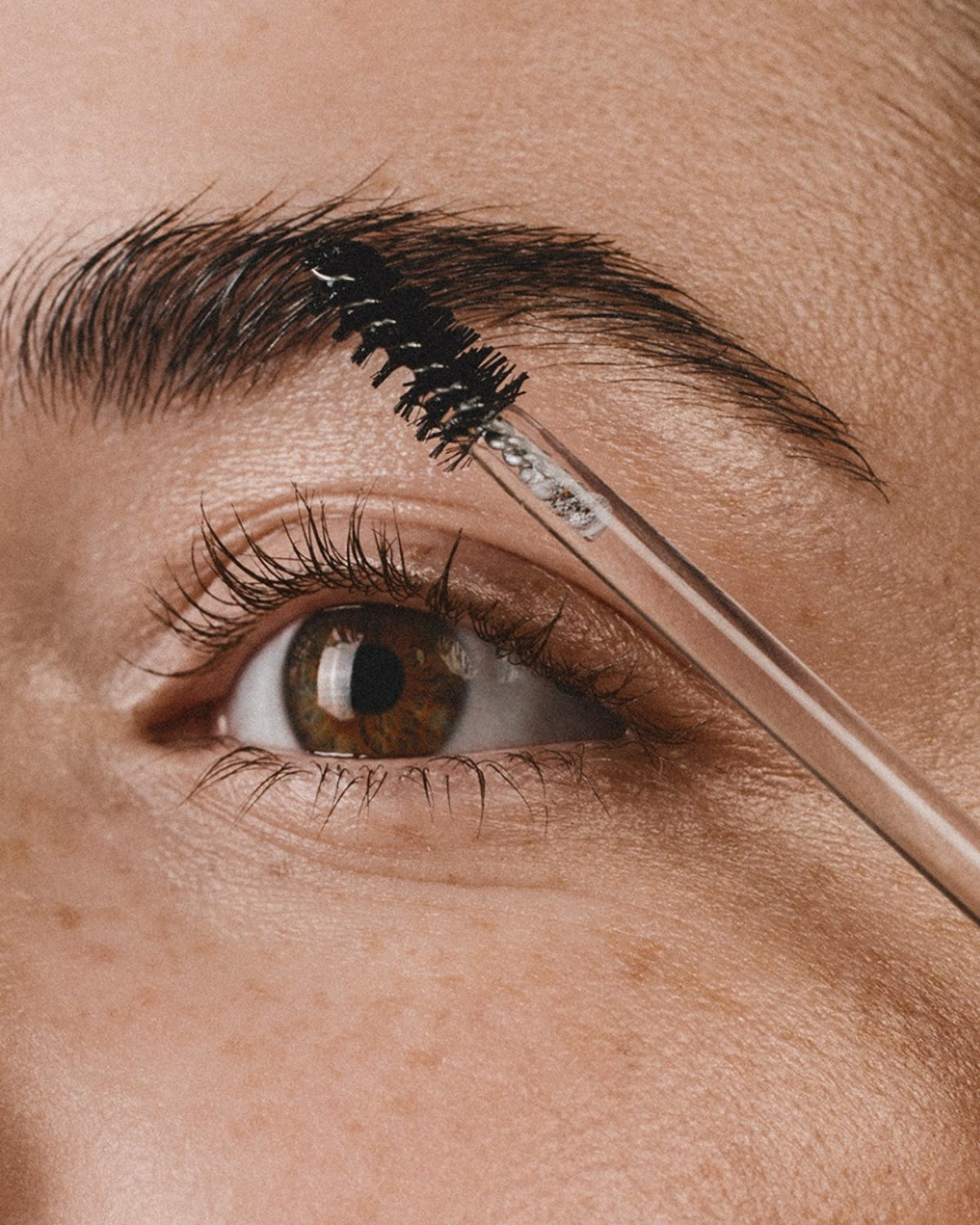 Mádara Grow Fix Fijador de Cejas y Pestañas 4,25ml - foto 2