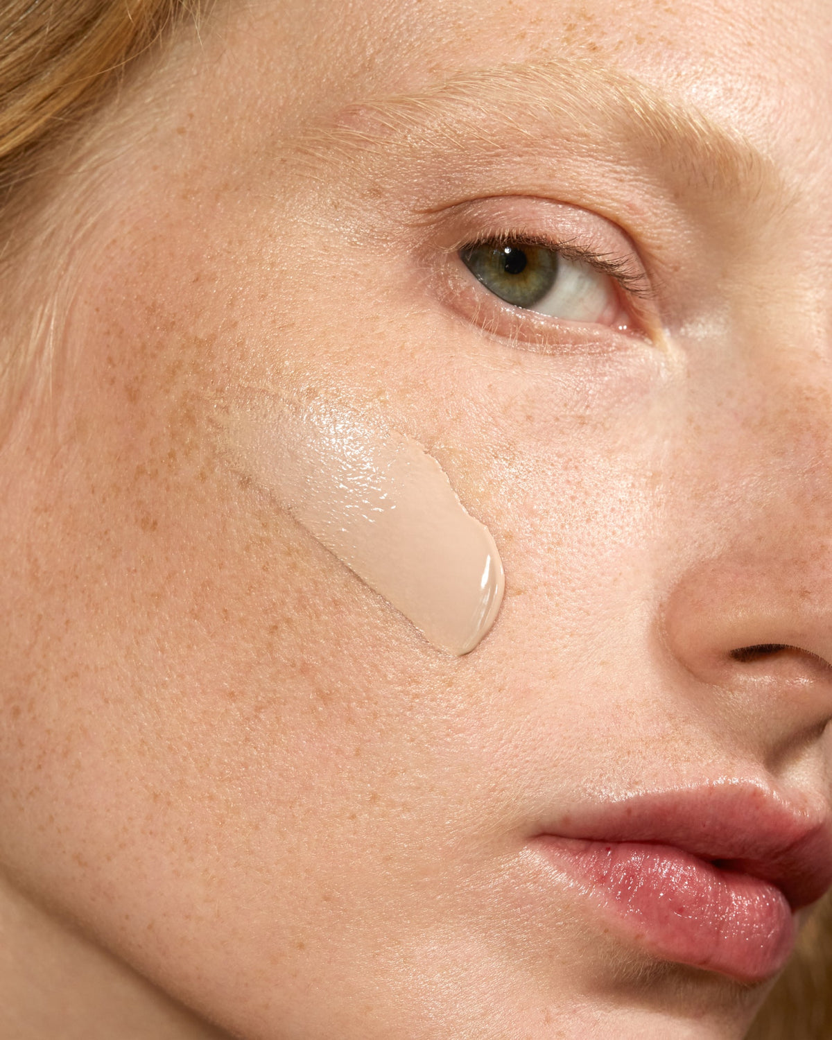 Mádara Skinonym Base de Maquillaje Semimate Ivory 30ml - MÁDARA - cosmética natural