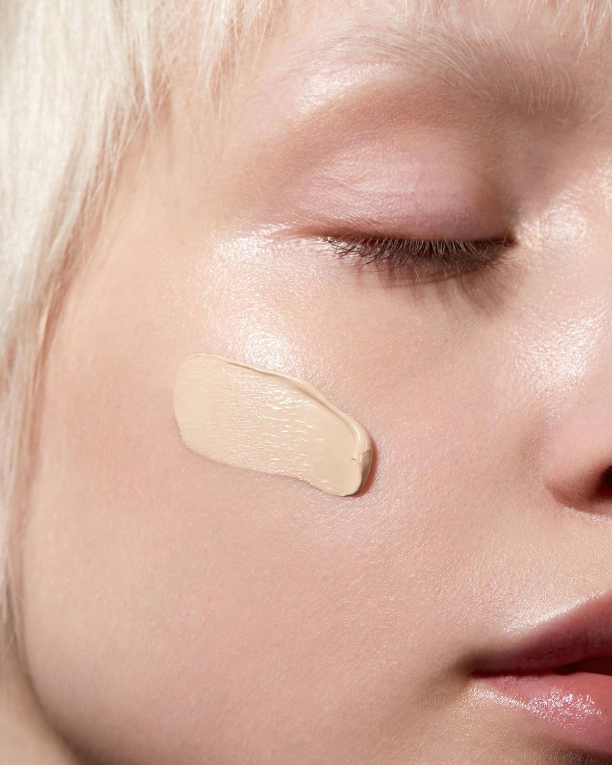 Mádara Skinonym Base de Maquillaje Semimate Porcelain 30ml - MÁDARA - cosmética natural