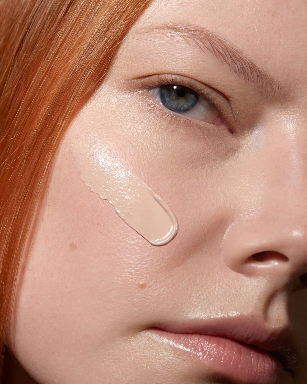 Mádara Skinonym Base de Maquillaje Semimate Rose Ivory 30ml - MÁDARA - cosmética natural