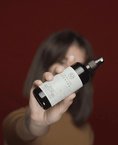 Herbera REISHI & HYALURONIC IMMUNITY Bruma facial para regenerar e iluminar la piel 100ml