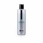 Champú Volumen Kmax con diseño elegante, destacando su fórmula especializada para aumentar el volumen del cabello fino.