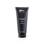 Gel de peinado Kmax en un envase moderno, diseñado para aportar volumen y fijación duradera al cabello, mostrado sobre un fondo neutro.