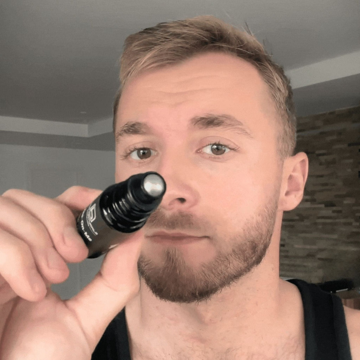 Homo Naturals Eyes On Me Contorno de Ojos Roll-on 10ml - aplicador roll-on